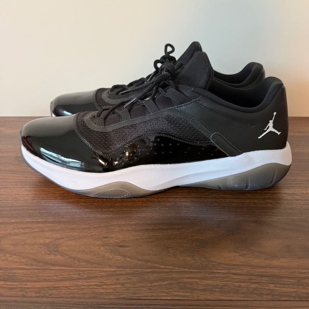 Jordan 11 CMFT Low Mens
Black White Sneakers size 15